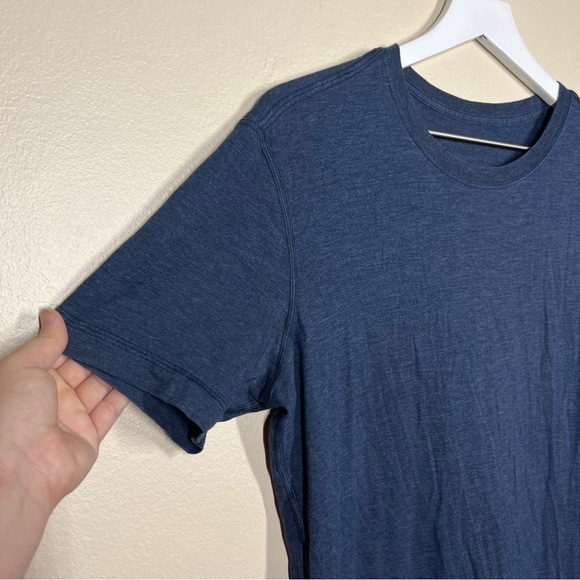 Lululemon Mens Blue Short Sleeve Workout Tee - Picture 4 of 6